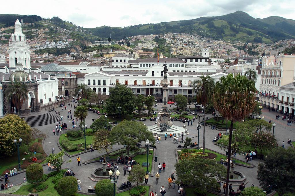 Hotel Colonial San Agustin Quito Exterior foto